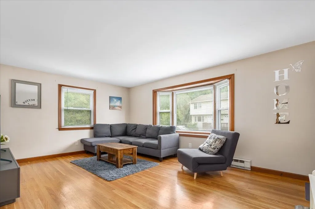 22 Reynolds Avenue Manchester NH 03103