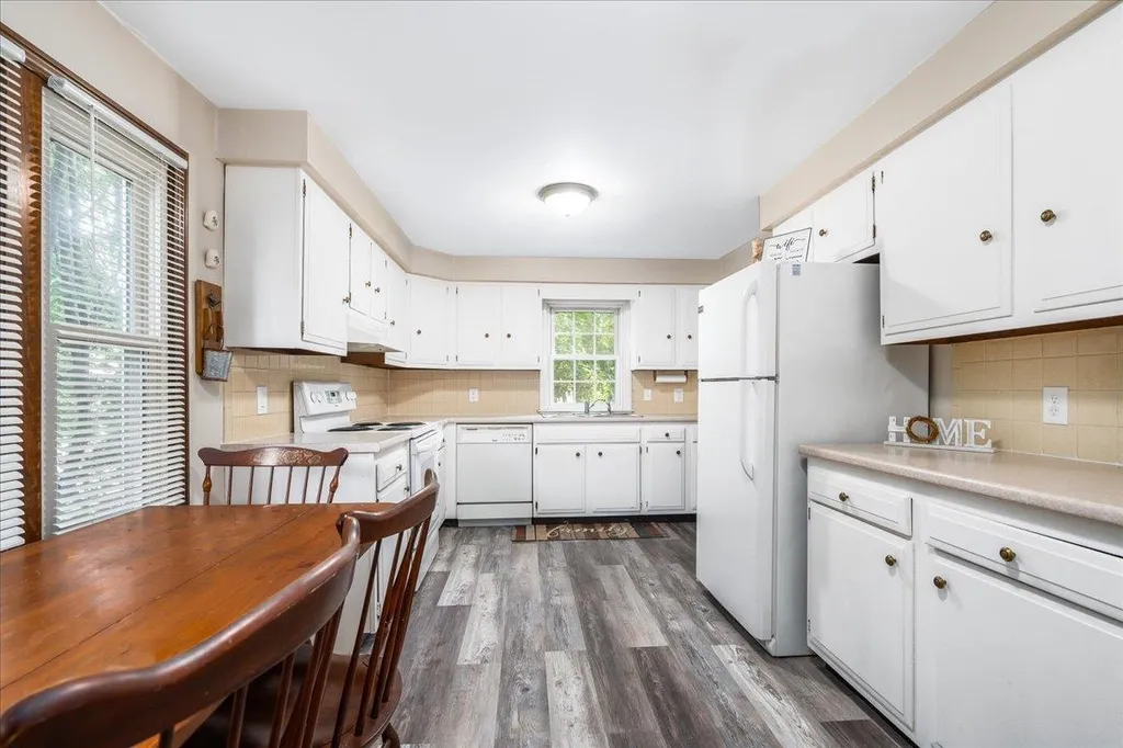 22 Reynolds Avenue Manchester NH 03103