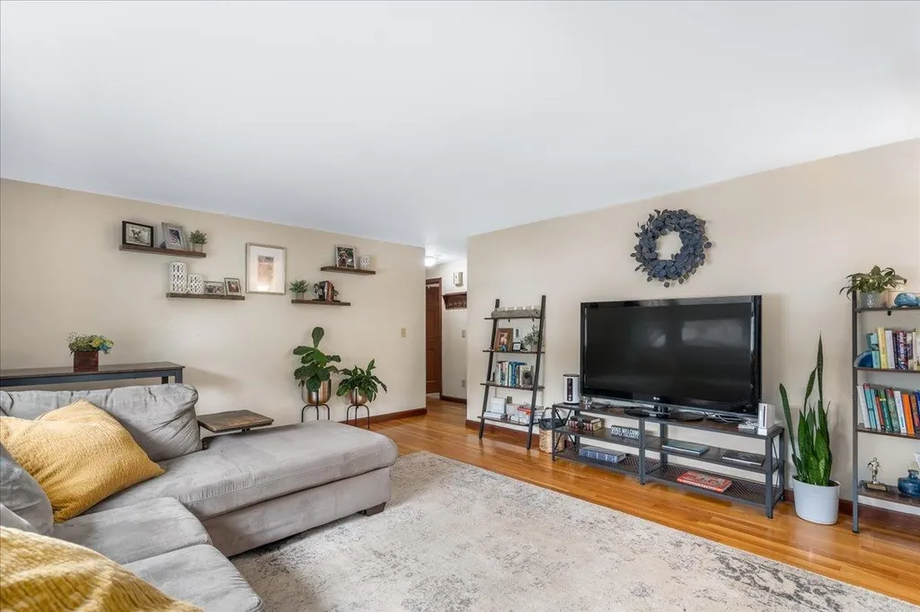 22 Reynolds Avenue Manchester NH 03103