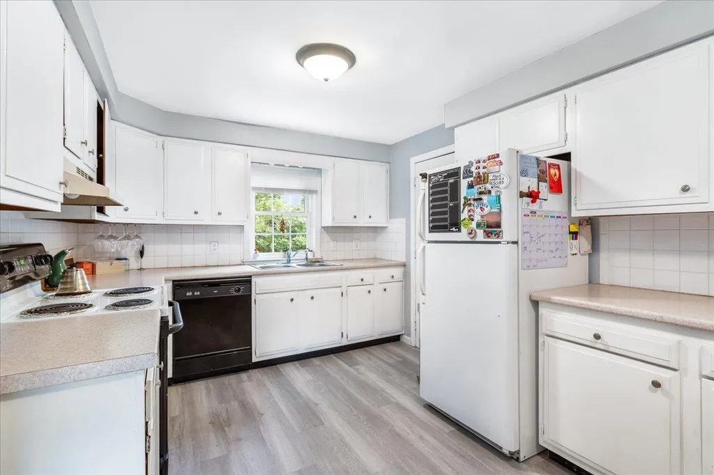 22 Reynolds Avenue Manchester NH 03103