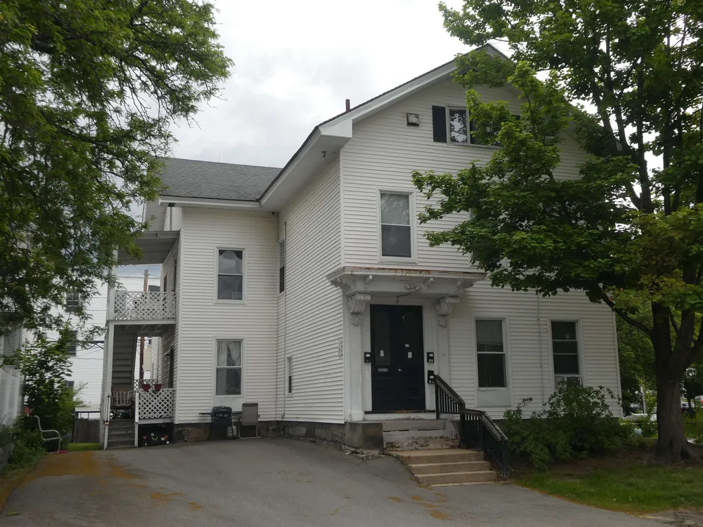 3 Walnut Street Manchester NH 03104