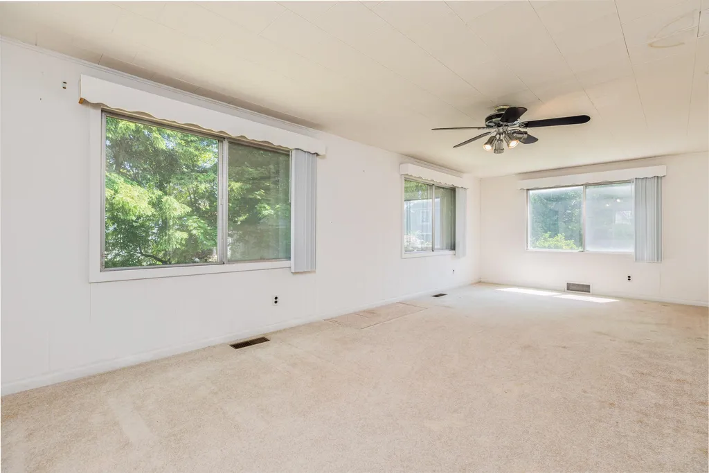 9 Cottle Lane Kittery ME 03904