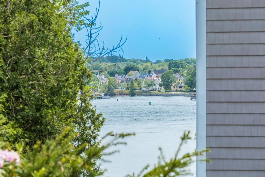 9 Cottle Lane Kittery ME 03904
