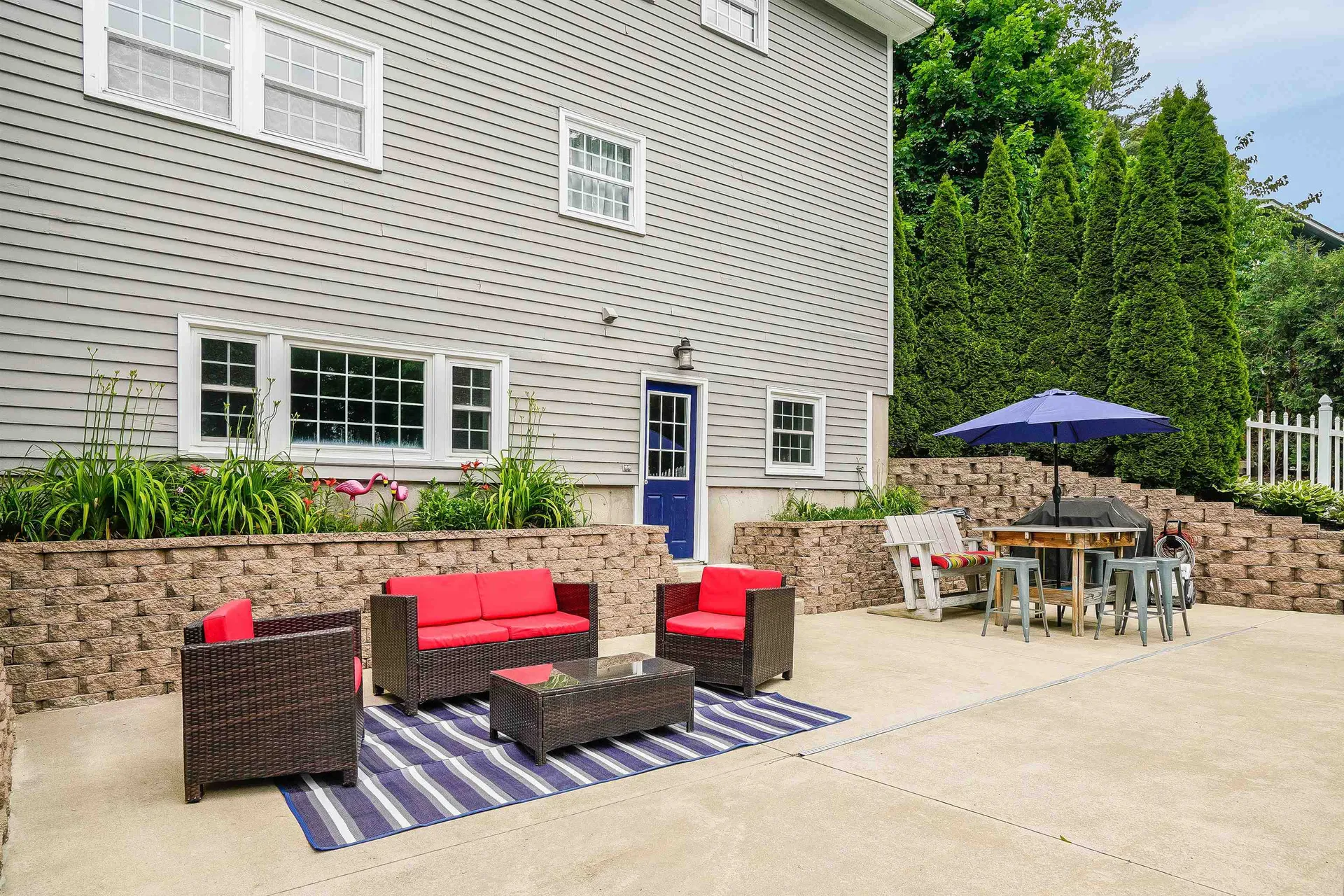 17 Thoreau Drive Nashua NH 03062-2452