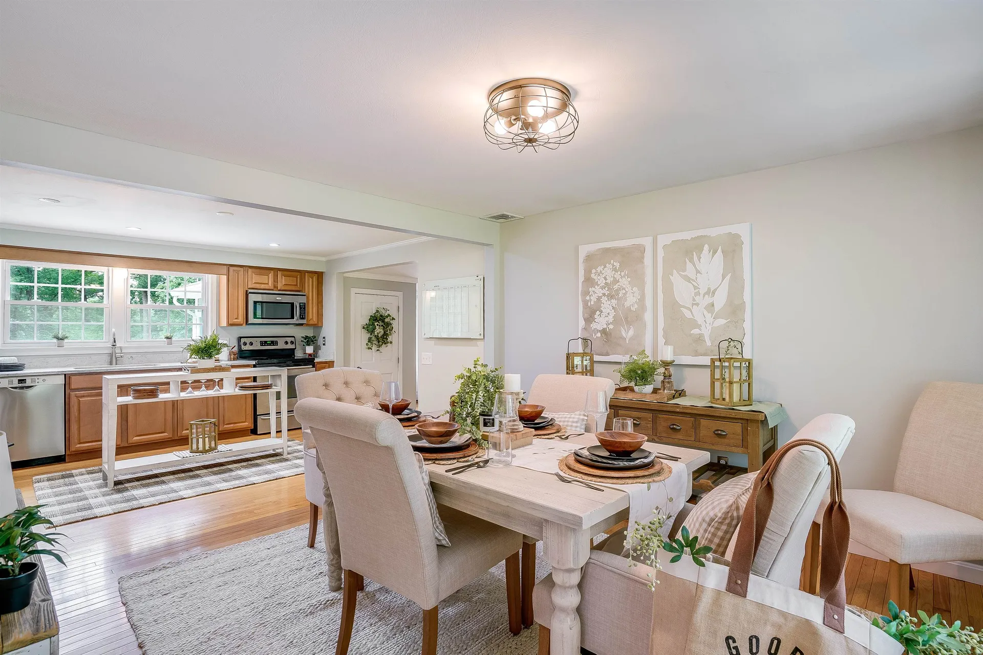 17 Thoreau Drive Nashua NH 03062-2452
