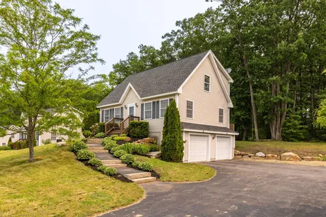 67 Hawthorne Circle Somersworth NH 03878