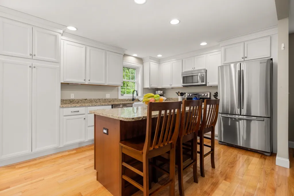 39 Post Road North Hampton NH 03862