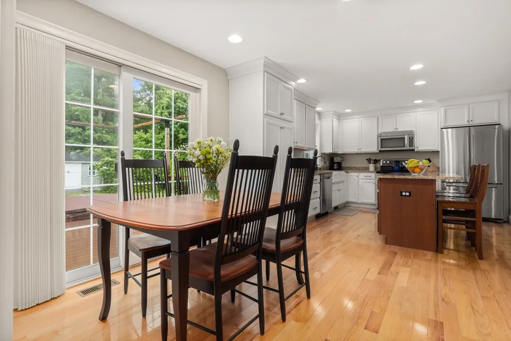 39 Post Road North Hampton NH 03862