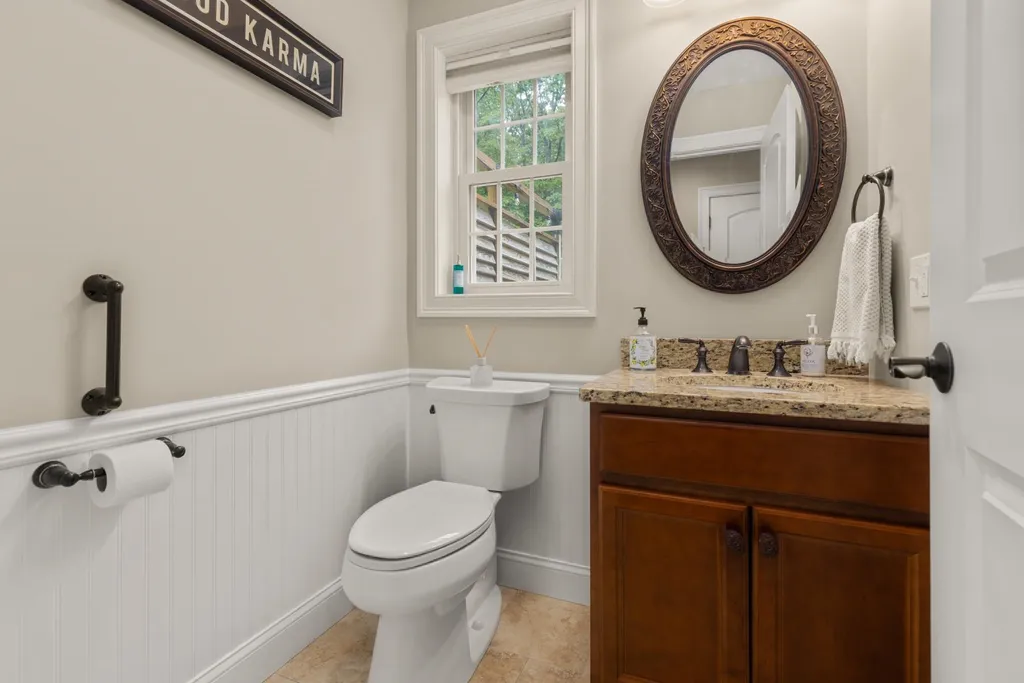 39 Post Road North Hampton NH 03862