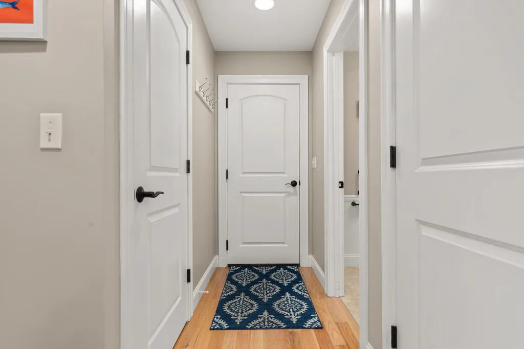 39 Post Road North Hampton NH 03862