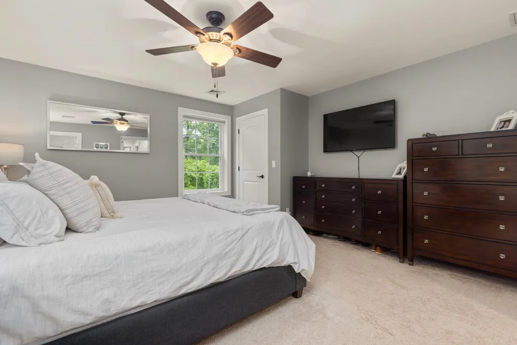 39 Post Road North Hampton NH 03862