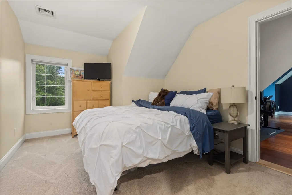 39 Post Road North Hampton NH 03862