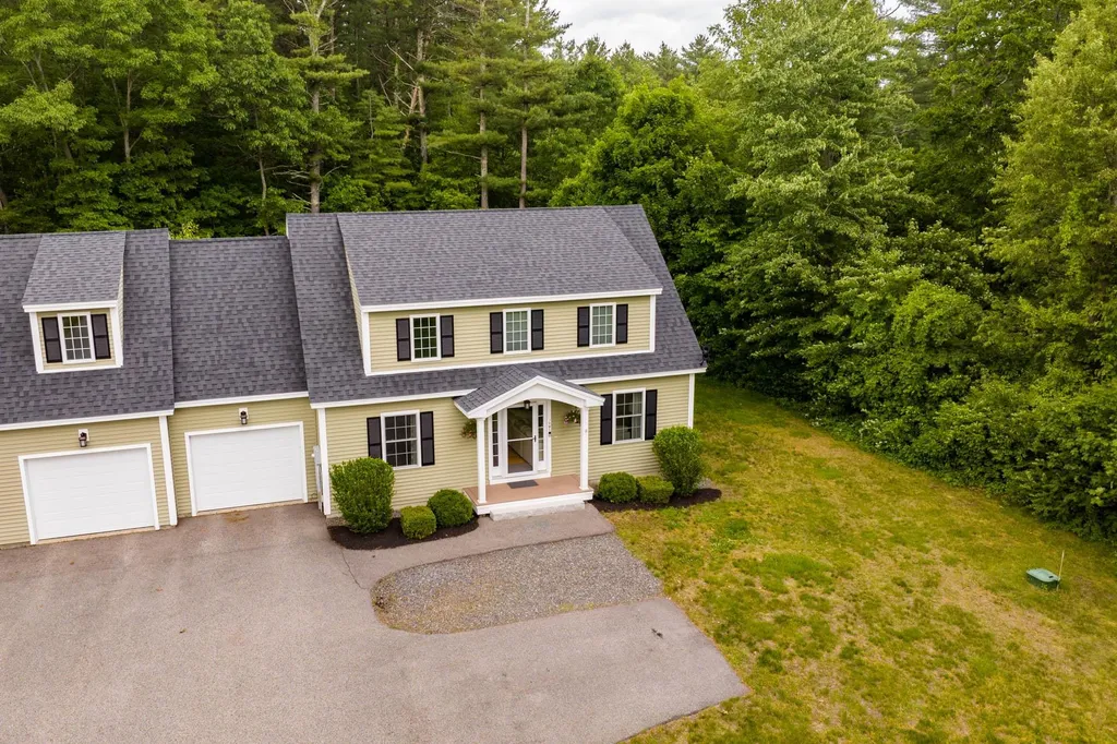39 Post Road North Hampton NH 03862