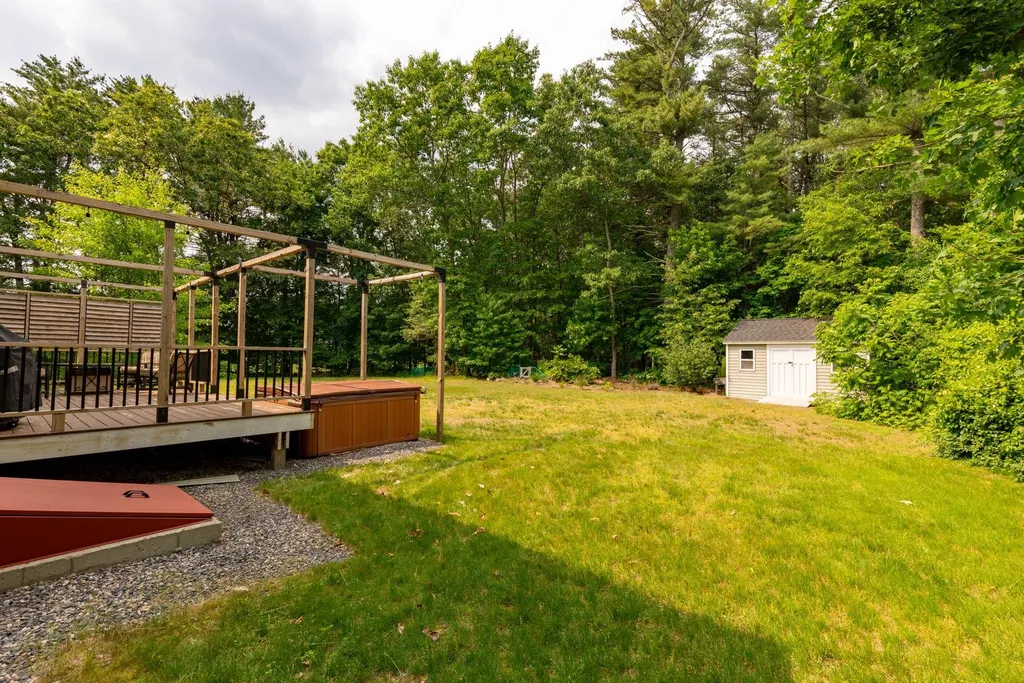 39 Post Road North Hampton NH 03862