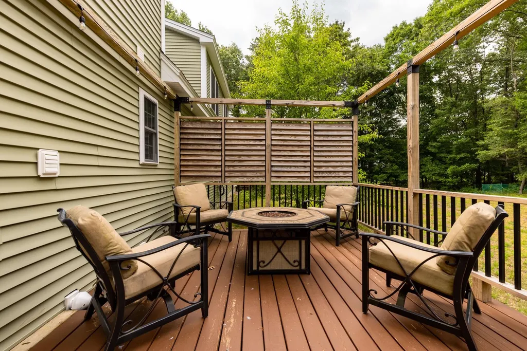 39 Post Road North Hampton NH 03862