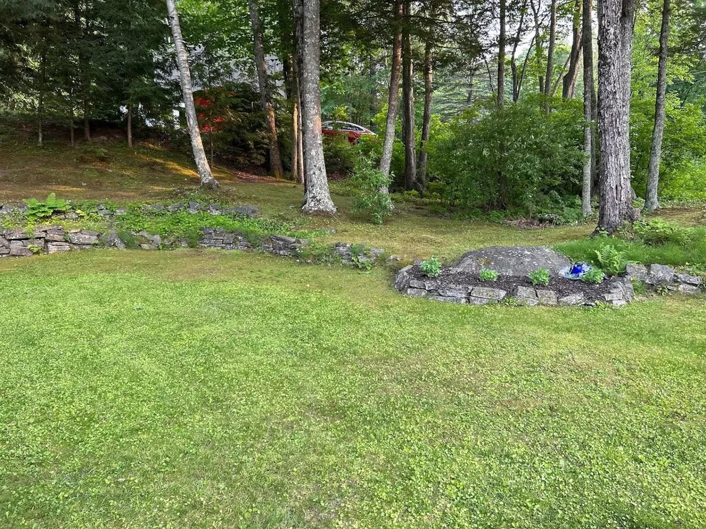 1 Adams Way Raymond NH 03077