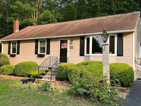 1 Adams Way Raymond NH 03077