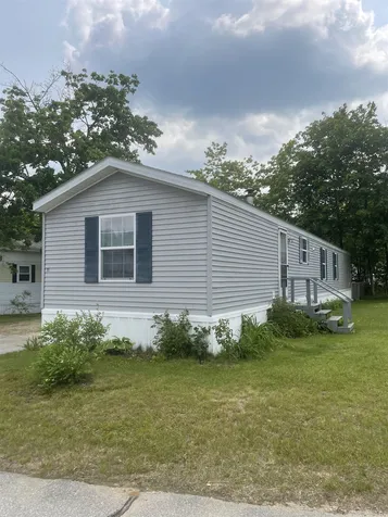 11 Easy Street Holderness NH 03245