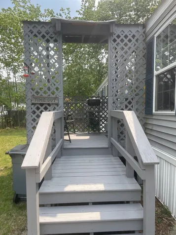 11 Easy Street Holderness NH 03245