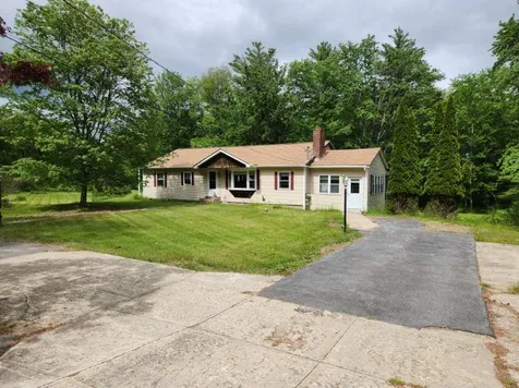 437 Chester Road Auburn NH 03032