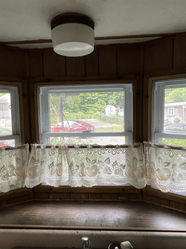 11 Crescent Drive Brattleboro VT 05301
