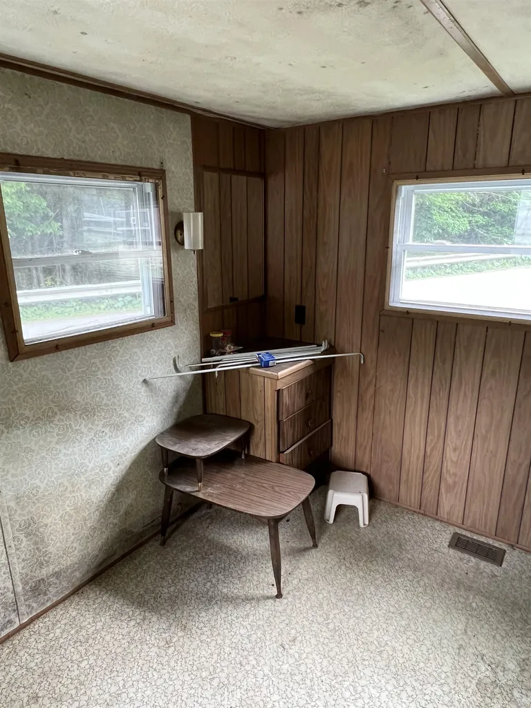 11 Crescent Drive Brattleboro VT 05301