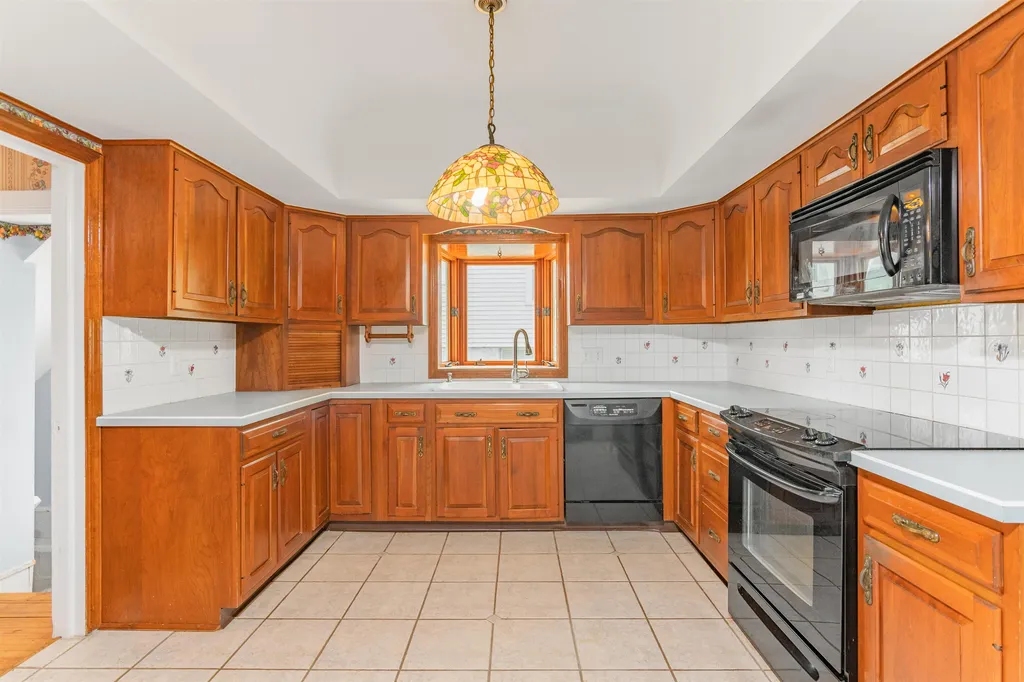 957 Pine Street Burlington VT 05401