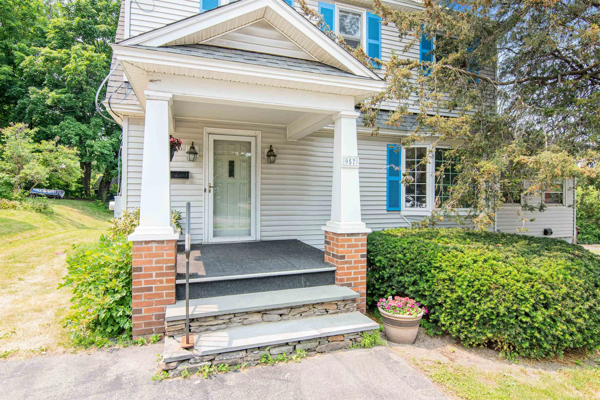 957 Pine Street Burlington VT 05401