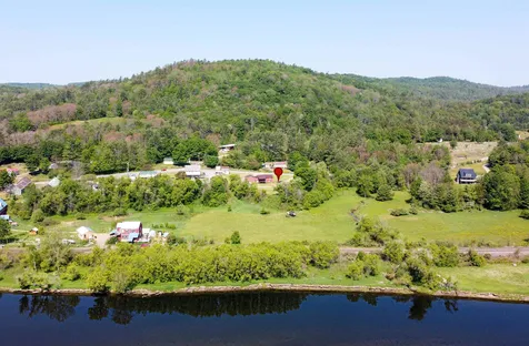 34 Us Route 5 Waterford VT 05819