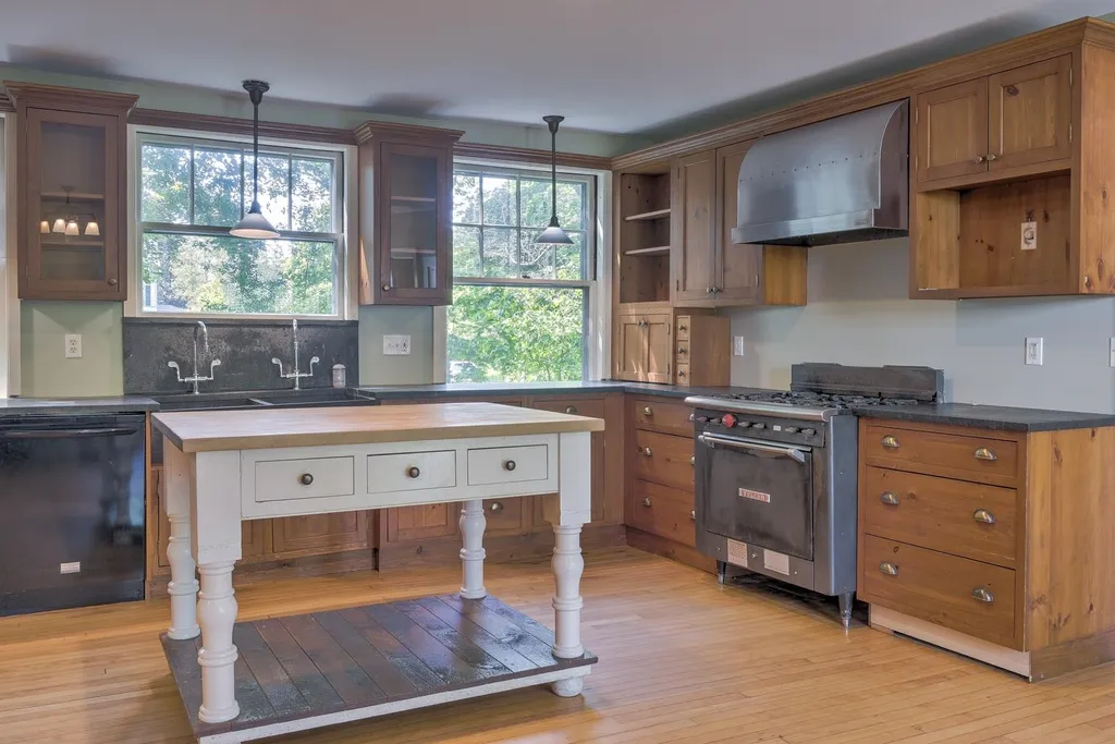 180 Court Street Keene NH 03431