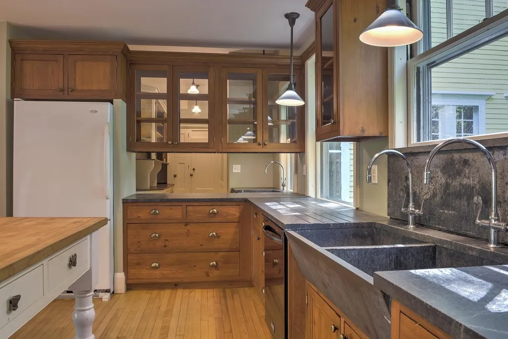 180 Court Street Keene NH 03431