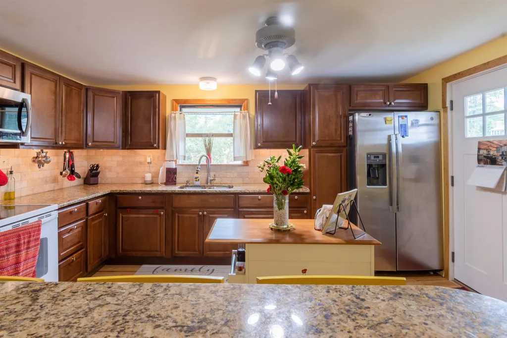 631 Cohas Avenue Manchester NH 03109