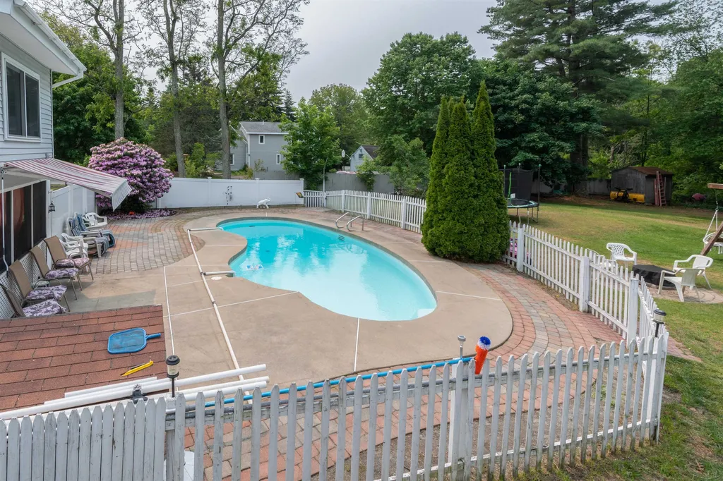 631 Cohas Avenue Manchester NH 03109