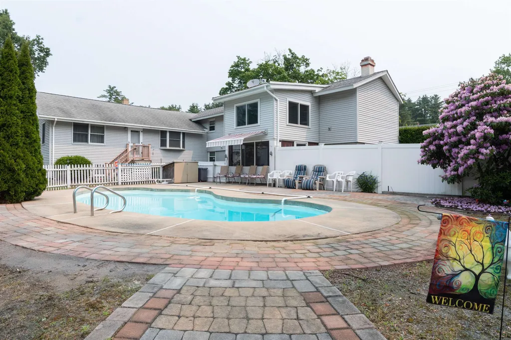 631 Cohas Avenue Manchester NH 03109