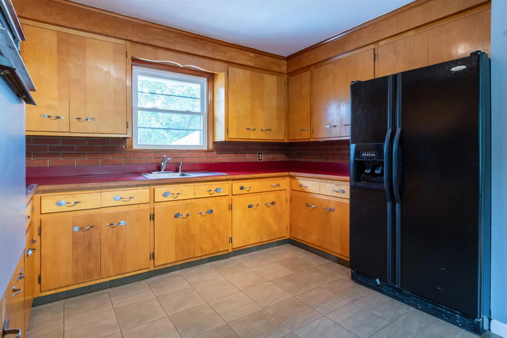 631 Cohas Avenue Manchester NH 03109