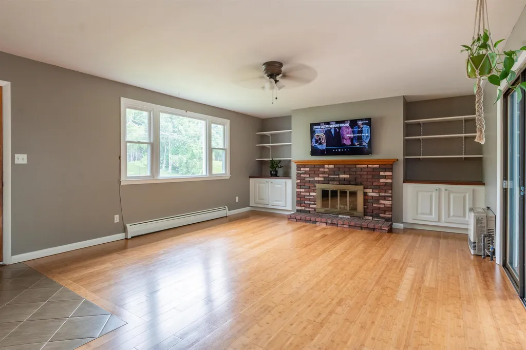 631 Cohas Avenue Manchester NH 03109