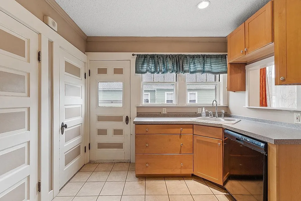 16-18 Stark Street Nashua NH 03064