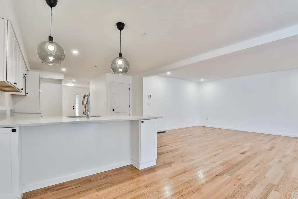 18 Forestedge Way Manchester NH 03102