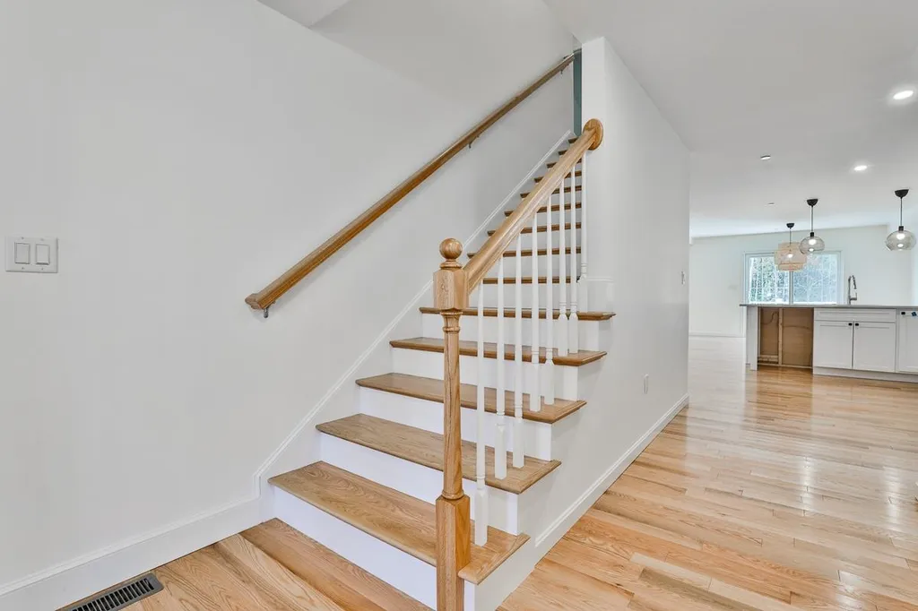 18 Forestedge Way Manchester NH 03102