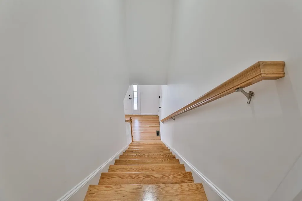 18 Forestedge Way Manchester NH 03102