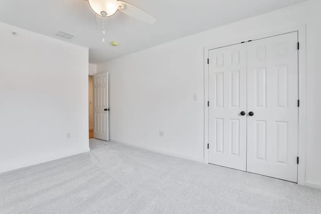 18 Forestedge Way Manchester NH 03102