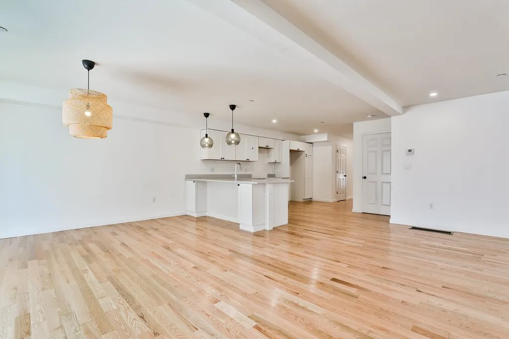 18 Forestedge Way Manchester NH 03102