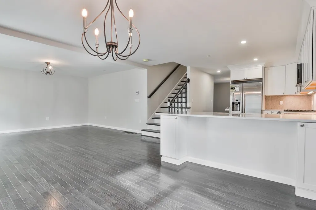 18 Forestedge Way Manchester NH 03102