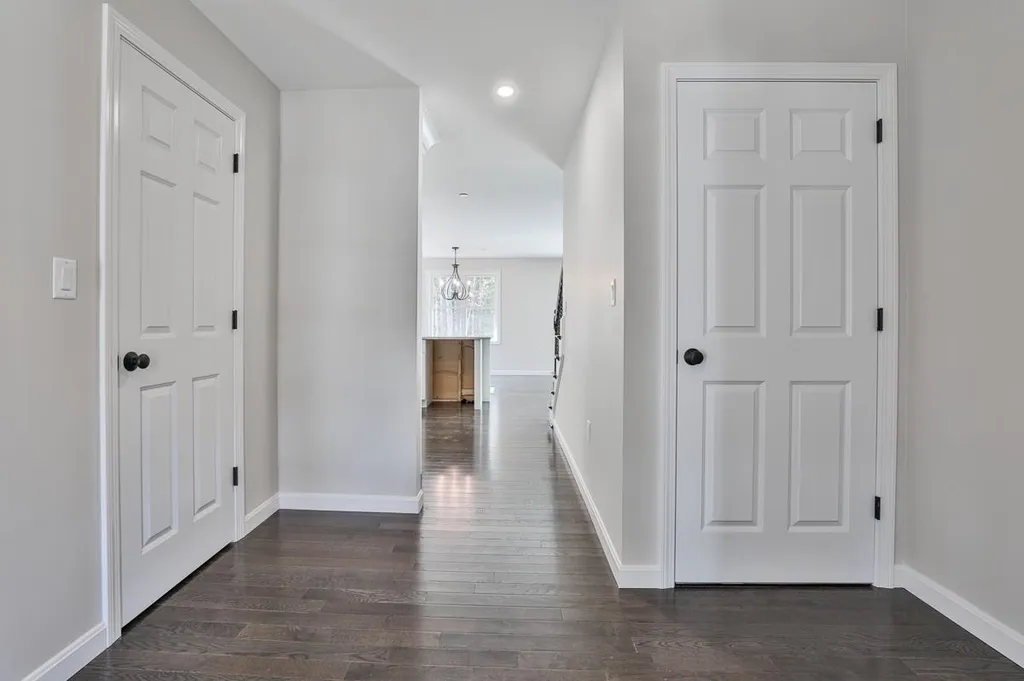 18 Forestedge Way Manchester NH 03102