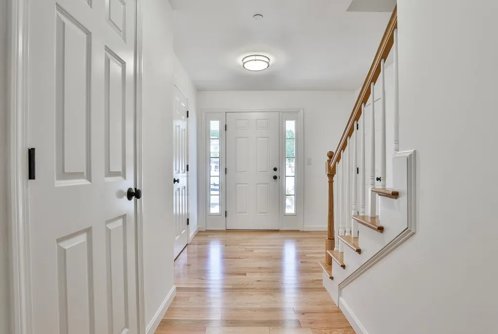 18 Forestedge Way Manchester NH 03102