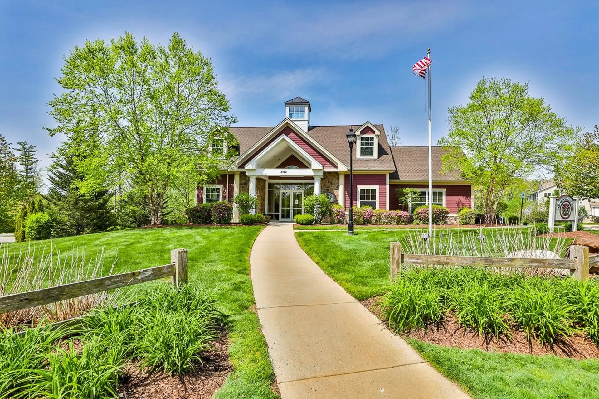 18 Forestedge Way Manchester NH 03102