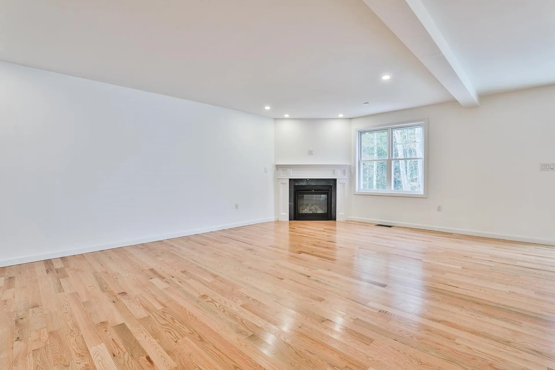 18 Forestedge Way Manchester NH 03102