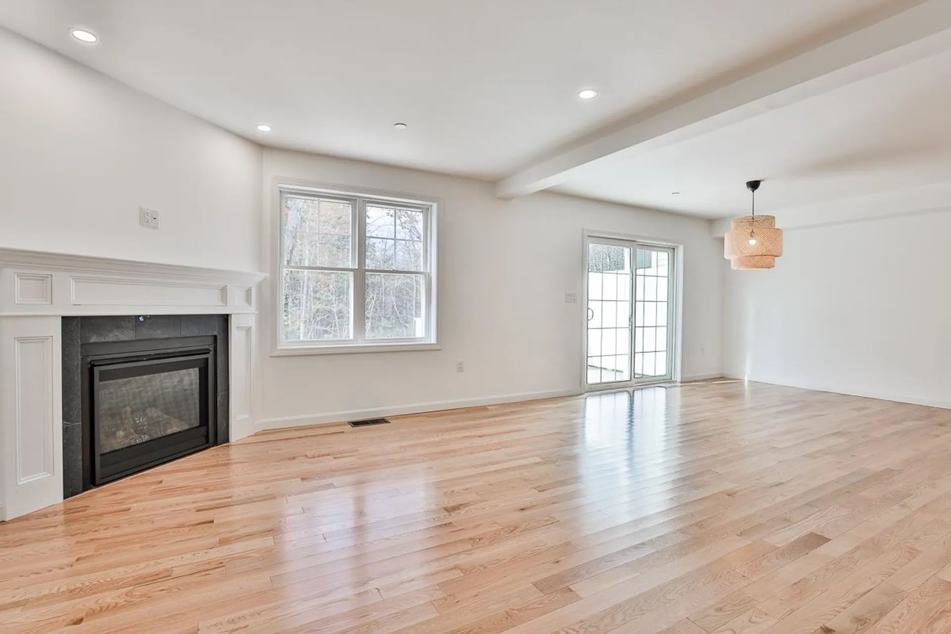 18 Forestedge Way Manchester NH 03102