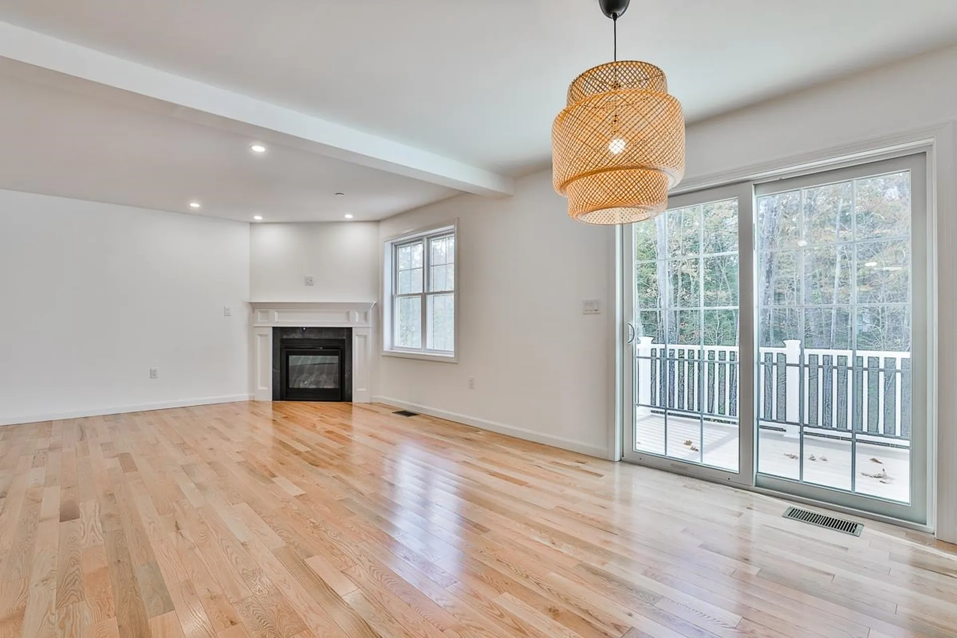 18 Forestedge Way Manchester NH 03102