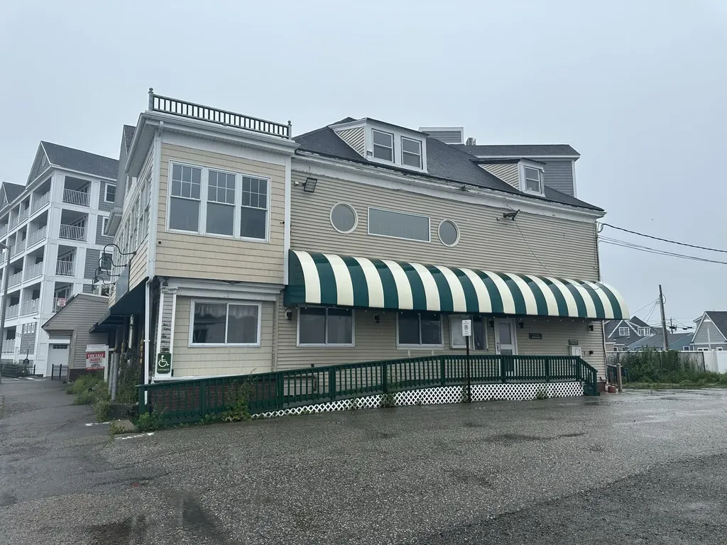 379 Ocean Boulevard Hampton NH 03842